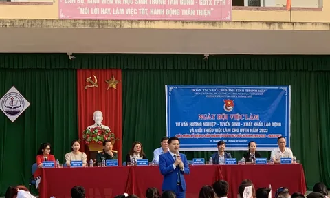 Khai giảng dạy hướng nghiệp cho hơn 2500 giáo viên