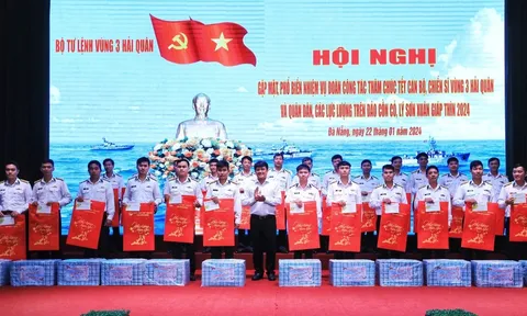Vùng 3 Hải quân tổ chức thăm, chúc Tết cán bộ chiến sĩ đảo Cồn Cỏ, Lý Sơn