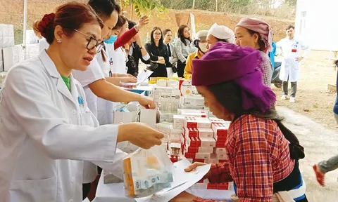 Tết đồng bào - Ấm lòng hộ nghèo huyện Phù Yên, Sơn La