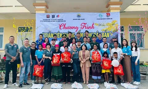 Ấm áp nghĩa tình chương trình “Xuân Biên phòng - Ấm lòng dân bản”