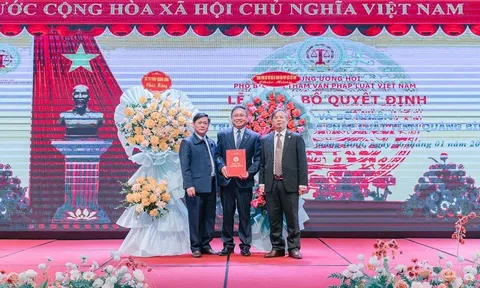 Công bố quyết định bổ nhiệm Giám đốc Trung tâm Tư vấn Pháp luật tỉnh Quảng Bình