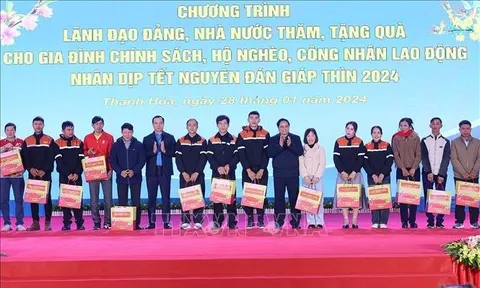 Thủ tướng: Không để ai không có Tết; không để ai bị bỏ lại phía sau