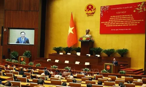 Chủ tịch Quốc hội dự gặp mặt các nguyên lãnh đạo Quốc hội nhân dịp Xuân Giáp Thìn 2024
