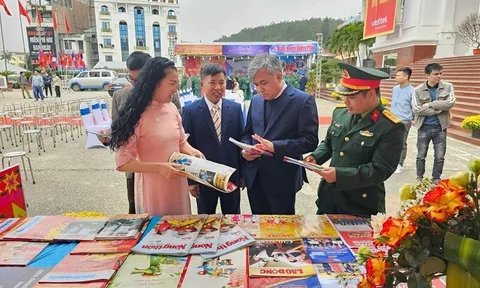 Điện Biên khai mạc Hội Báo Xuân Giáp Thìn 2024