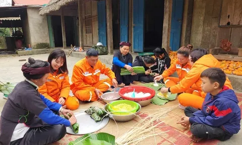 Những người âm thầm giữ nguồn sáng trong ngày Xuân
