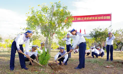 Vùng 2 Hải quân phát động “Tết trồng cây đời đời nhớ ơn Bác Hồ” Xuân Giáp Thìn 2024