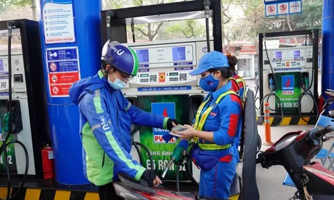 Giá xăng dầu đồng loạt tăng sau kỳ nghỉ Tết 2024