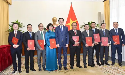 Bộ Ngoại giao, Bộ GTVT kiện toàn nhân sự mới