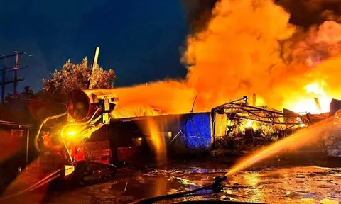 Hải Phòng: Cháy xưởng sản xuất hạt nhựa tại xã An Hồng, huyện An Dương