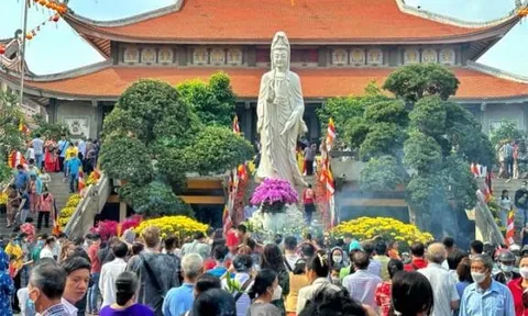 Cần lưu ý điều gì khi cúng ngày rằm tháng Giêng, khung giờ đẹp để cúng?