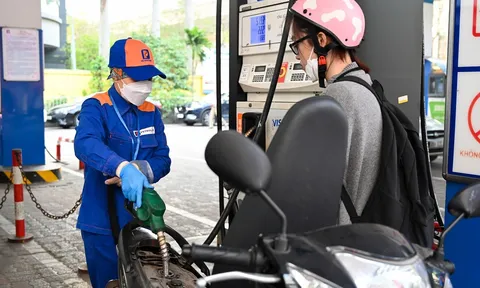 Giá xăng dầu giảm nhẹ trước ngày 8/3