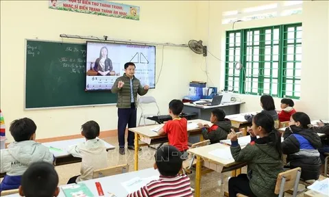 Bộ Giáo dục và Đào tạo đề xuất tuyển dụng giáo viên trình độ cao đẳng