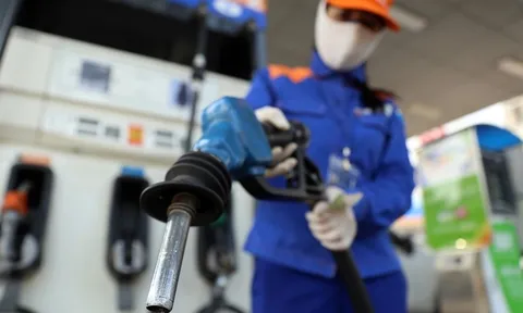 Giá xăng dầu tiếp tục tăng