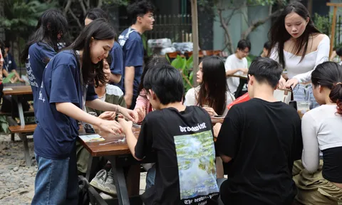 Triển lãm "Vọng”: Vai trò quan trọng của tâm lý học đường 