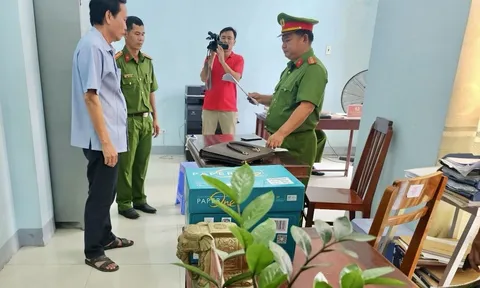 Khởi tố, bắt tạm giam 2 Phó Chủ tịch UBND thành phố