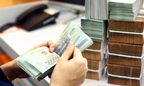 Chính phủ yêu cầu khẩn trương hoàn thiện hồ sơ báo cáo Bộ Chính trị về cải cách tiền lương trong tháng 5/2024