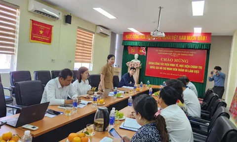 Viện Kinh tế nghiên cứu về kinh tế tập thể làm việc tại Đà Nẵng