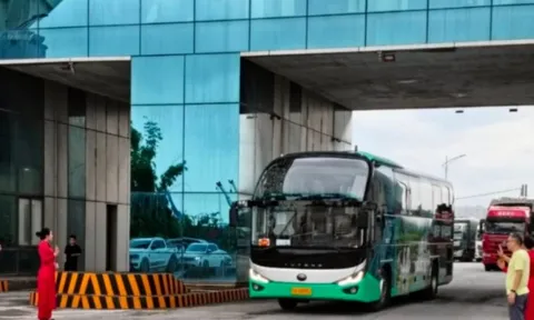 Móng Cái: Khởi động xuất, nhập cảnh hành khách qua Lối thông quan cầu Bắc Luân 2