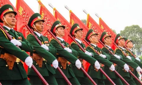 Quốc phòng và an ninh phải bảo vệ và phục vụ cho sự nghiệp phát triển bền vững đất nước