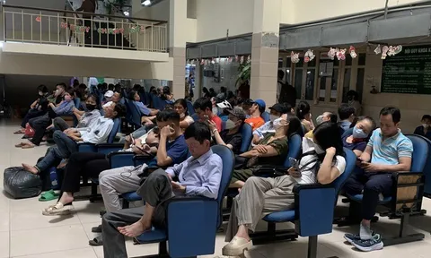 Từ 1/8, bệnh viện Bạch Mai sẽ khám bệnh đến 21h đêm