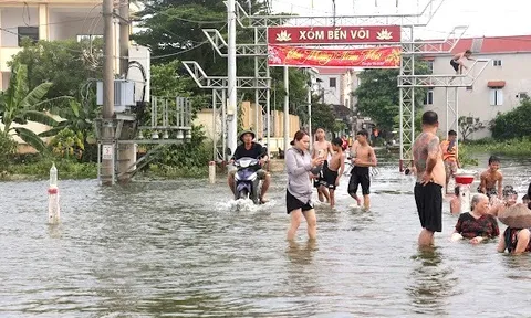 Những "hồ bơi" bất đắc dĩ ở ngoại thành Hà Nội