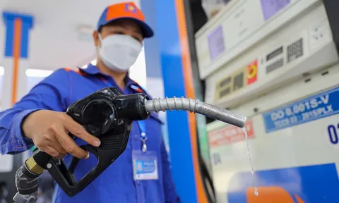 Giá xăng, dầu tiếp tục giảm