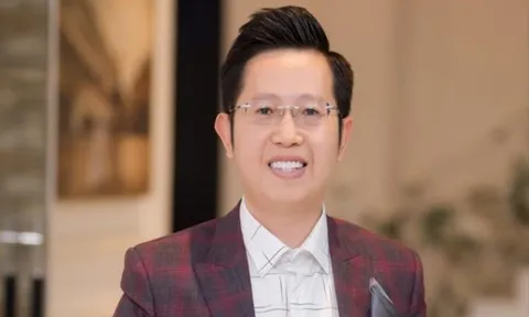 Việt Khuê: Từ thủ khoa toàn quốc đến BTV 'gây bão’ của VTV
