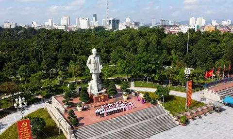 Chất Nghệ trong hành trình của Chủ tịch Hồ Chí Minh (Phần 1)