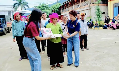 “Chuyến xe yêu thương” chia sẻ khó khăn với đồng bào bị ảnh hưởng bởi bão lũ tại Yên Bái