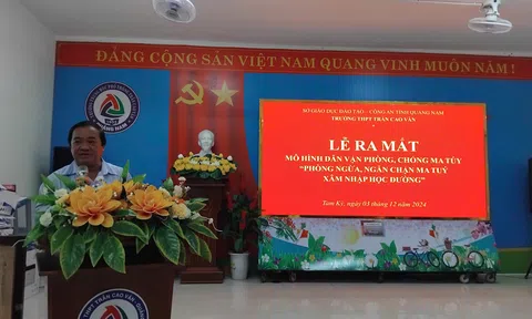 Trường THPT Trần Cao Vân, TP Tam Kỳ: “Nói không với ma túy”