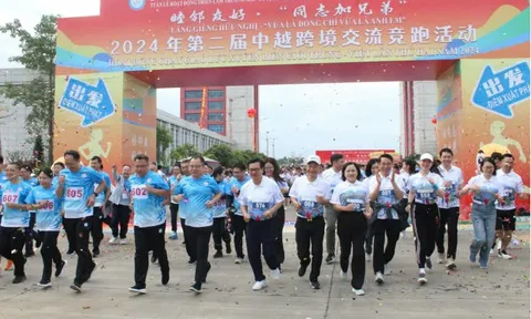 TP Móng Cái phối hợp với TP Đông Hưng tổ chức hoạt động chạy xuyên biên giới Trung - Việt lần thứ hai, năm 2024