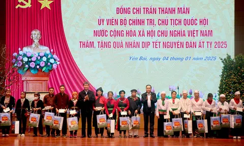 Chủ tịch Quốc hội Trần Thanh Mẫn thăm, kiểm tra công tác chăm lo Tết cho nhân dân tại tỉnh Yên Bái