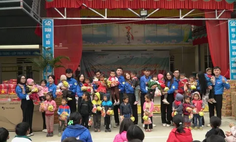 Thắp sáng hy vọng cùng chương trình thiện nguyện "Bếp ấm yêu thương" lần 2