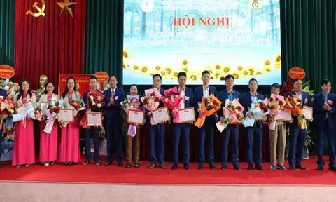 Công ty cổ phần Cao su Điện Biên: Tôn vinh điển hình tiên tiến, phát động thi đua lao động sản xuất năm 2025