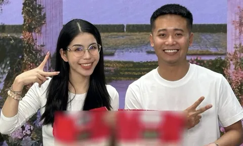 Khởi tố Quang Linh Vlogs và Hằng Du Mục