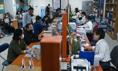 Không trong diện tinh giản, vì sao nhiều cán bộ sẵn sàng nghỉ việc?