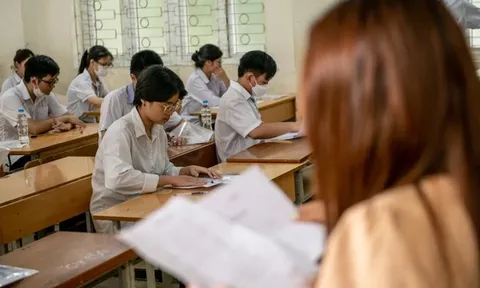 Bộ trưởng GD&ĐT khẳng định "không cấm" dạy thêm, học thêm