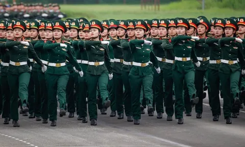 Hàng nghìn chiến sĩ lần đầu hợp luyện diễu binh, diễu hành kỷ niệm 80 năm Quốc khánh