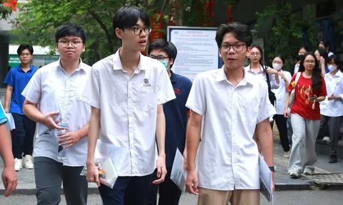 Đề Toán THPT 2025 gây khó cho thí sinh, nhưng được giáo viên đánh giá đổi mới, sáng tạo