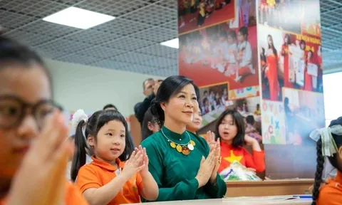 Phu nhân Tổng Bí thư Tô Lâm thăm lớp học tiếng Việt tại Nga