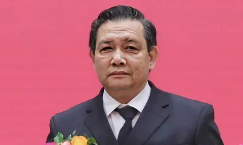Nguyên phó chánh án Tòa án Cấp cao đầu thú nhận hối lộ