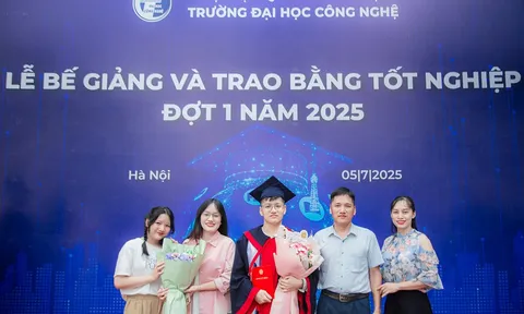 Nam sinh tốt nghiệp thủ khoa được nhận làm kỹ sư AI ngay khi chưa ra trường