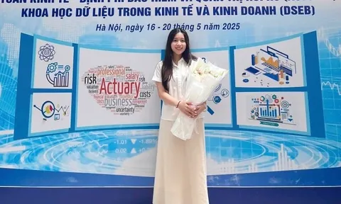 Nữ sinh đạt điểm tốt nghiệp cao nhất lịch sử Đại học Kinh tế Quốc dân
