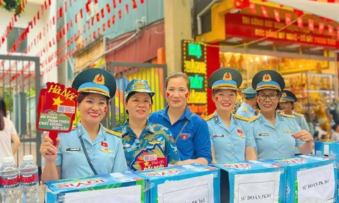 Sư đoàn PK361 Phối hợp tổ chức tiếp sức cho nhân dân đến cổ vũ tổng duyệt diễu binh, diễu hành