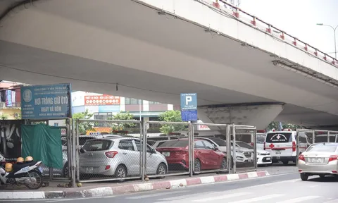 Bộ Xây dựng yêu cầu di dời bãi giữ xe khỏi gầm cầu, đường trước 30/10