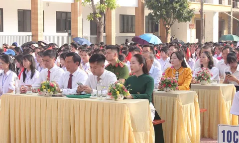 Khí thế mới trong Lễ khai giảng năm học 2025 – 2026 tại trường THPT Nghĩa Lộ
