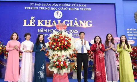 Hơn 2.500 học sinh Trường THCS Trưng Vương hân hoan chào đón năm học mới