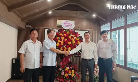 Tạp chí Việt Nam Hương sắc kiện toàn nhân sự lãnh đạo