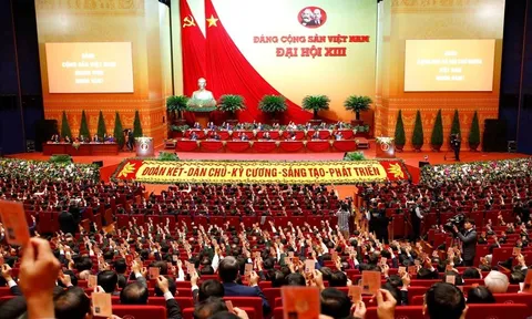 Bí thư tỉnh, thành không phải người địa phương: Quyết sách chiến lược xây dựng đội ngũ cán bộ “vừa hồng, vừa chuyên”