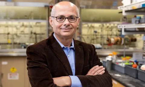 Giáo sư Omar M. Yaghi – bước chân nhỏ từ trại tị nạn đến đỉnh vinh quang Nobel Hóa học 2025